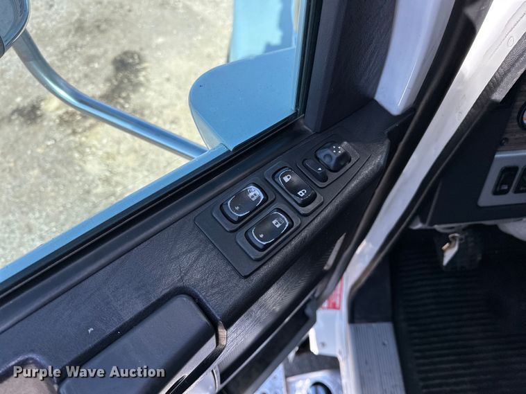 image for item EG1463 2013 Freightliner Coronado SD semi truck