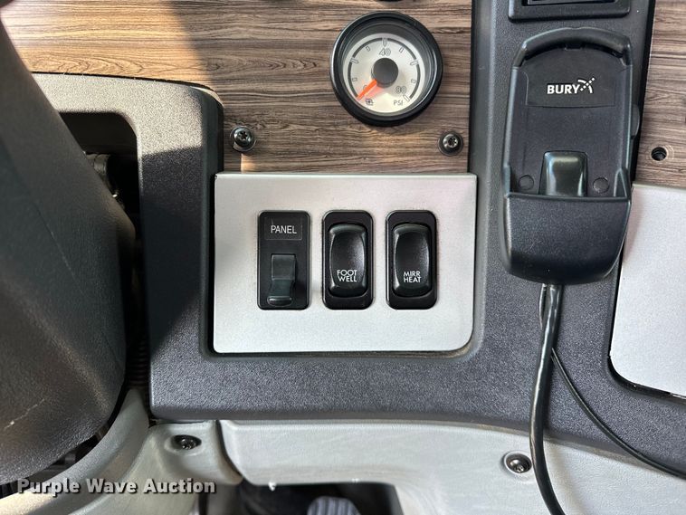 image for item EG1463 2013 Freightliner Coronado SD semi truck