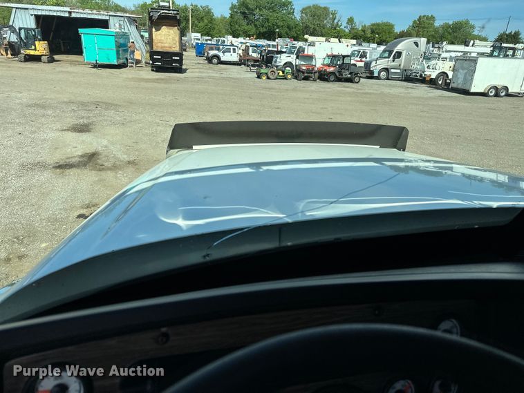 image for item EG1463 2013 Freightliner Coronado SD semi truck