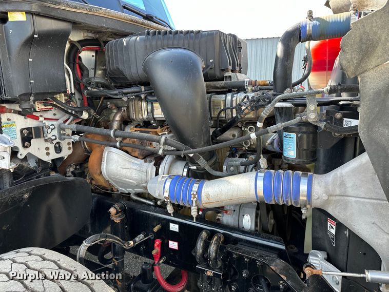 image for item EG1463 2013 Freightliner Coronado SD semi truck