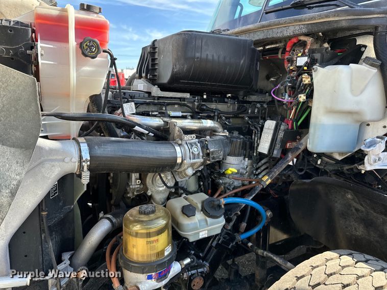 image for item EG1463 2013 Freightliner Coronado SD semi truck