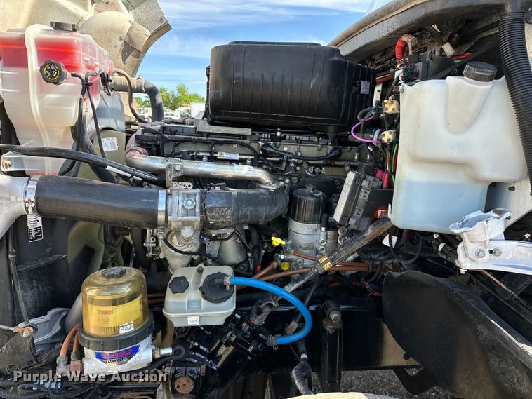 image for item EG1463 2013 Freightliner Coronado SD semi truck