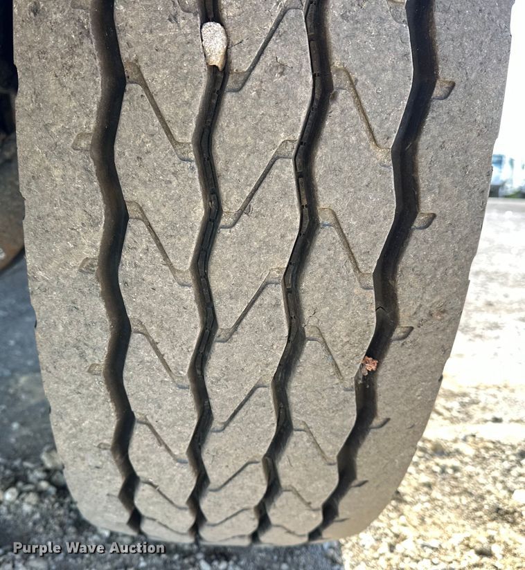 image for item EG1463 2013 Freightliner Coronado SD semi truck