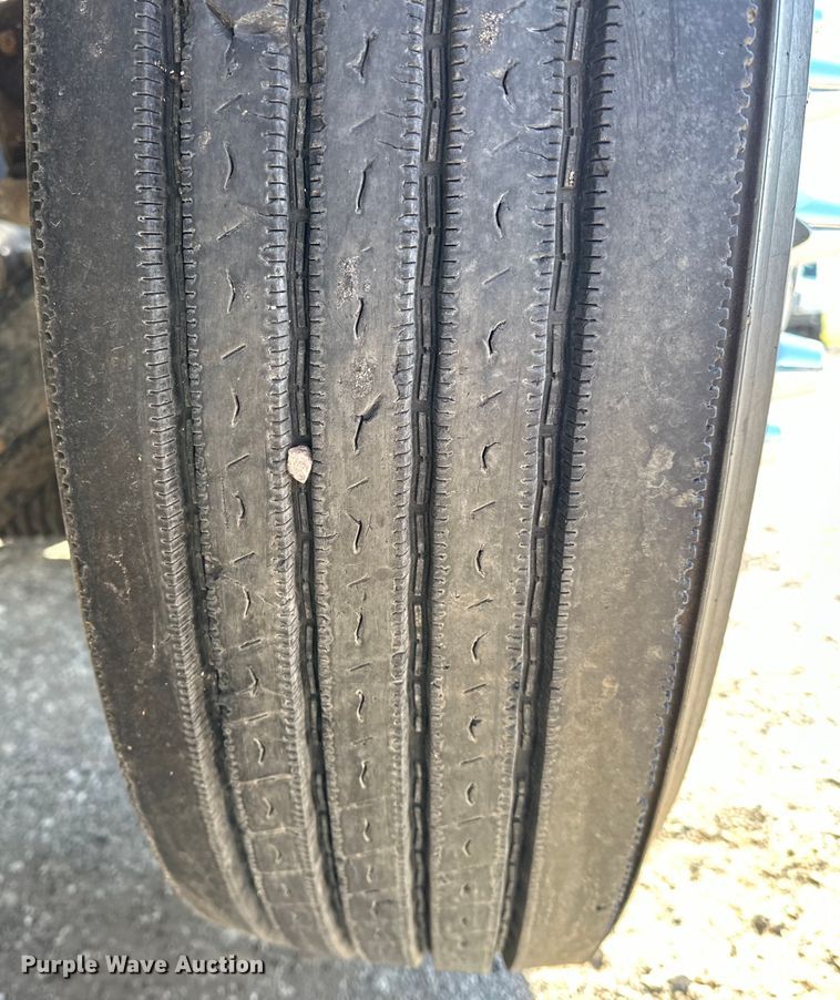 image for item EG1463 2013 Freightliner Coronado SD semi truck