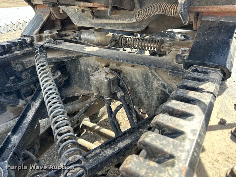 image for item EG1464 2012 Kenworth  T800 semi truck