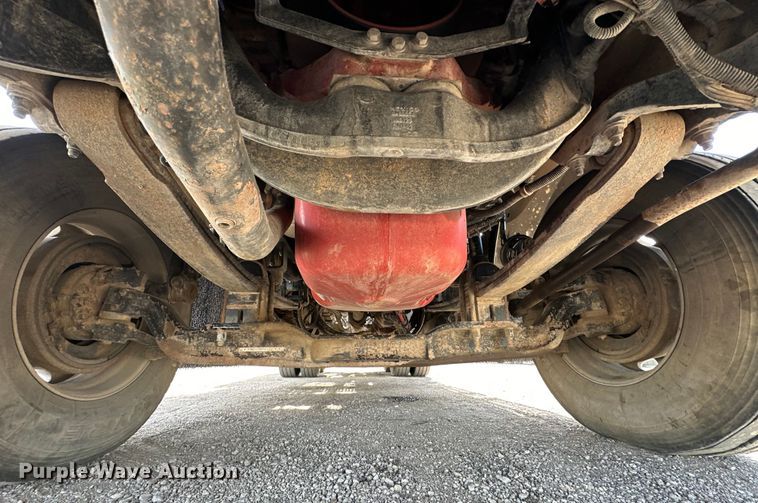 image for item EG1464 2012 Kenworth  T800 semi truck