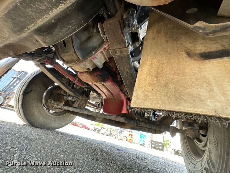 image for item EG1464 2012 Kenworth  T800 semi truck