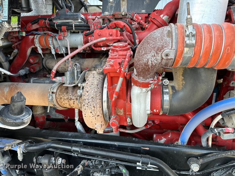 image for item EG1464 2012 Kenworth  T800 semi truck