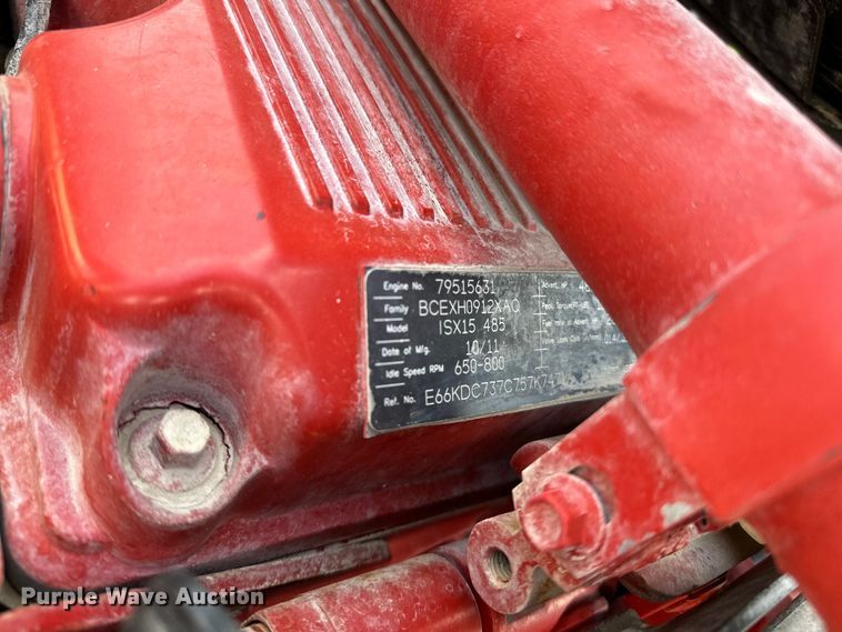 image for item EG1464 2012 Kenworth  T800 semi truck