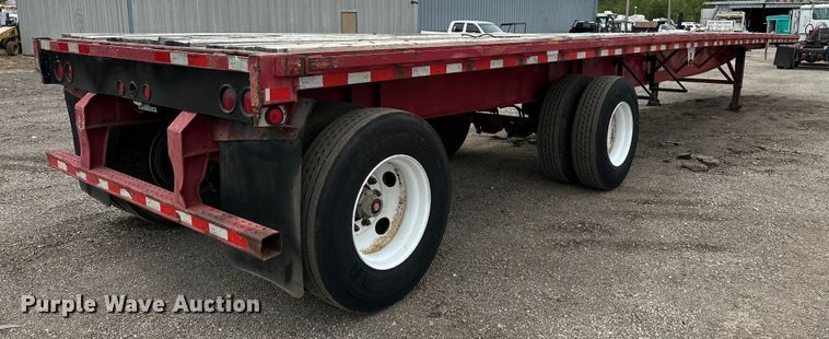 image for item EG1469 2001 Great Dane flatbed trailer