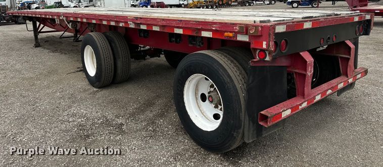 image for item EG1469 2001 Great Dane flatbed trailer