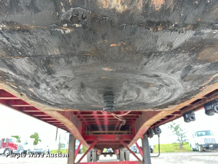 image for item EG1469 2001 Great Dane flatbed trailer