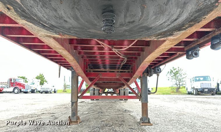 image for item EG1469 2001 Great Dane flatbed trailer