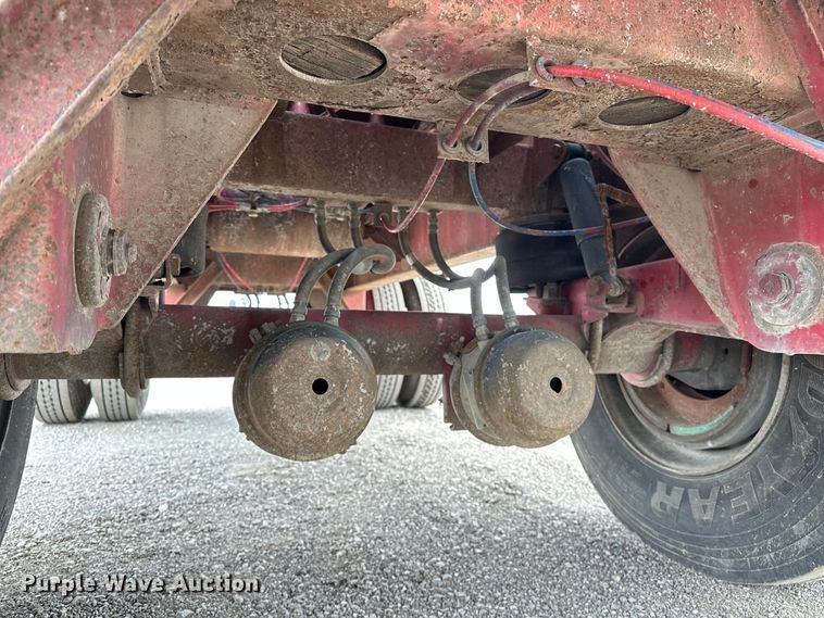 image for item EG1469 2001 Great Dane flatbed trailer