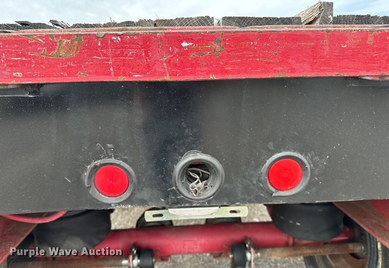 image for item EG1469 2001 Great Dane flatbed trailer