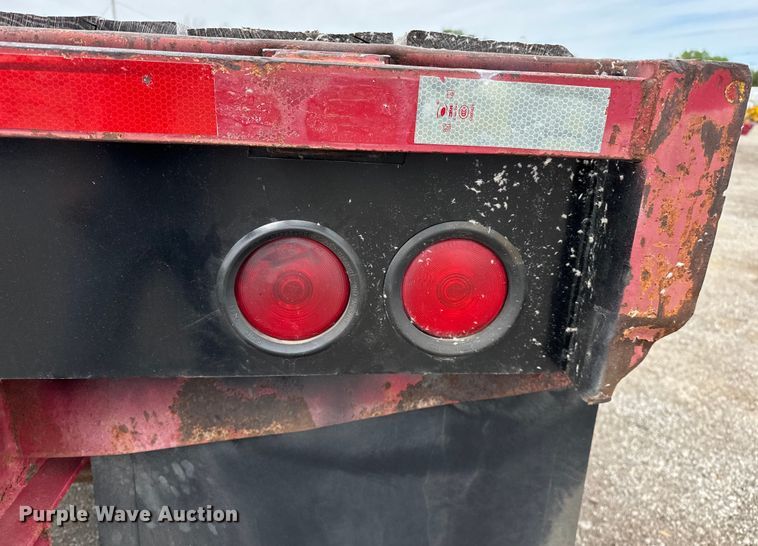 image for item EG1469 2001 Great Dane flatbed trailer