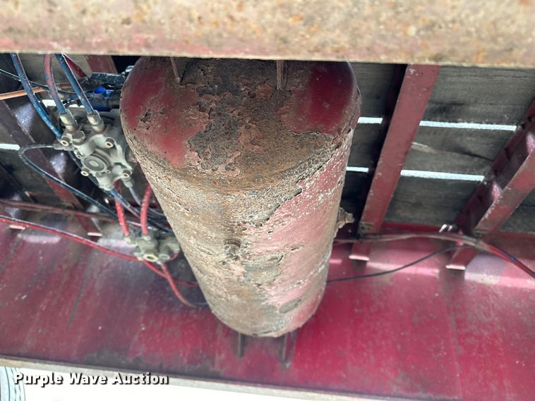 image for item EG1469 2001 Great Dane flatbed trailer