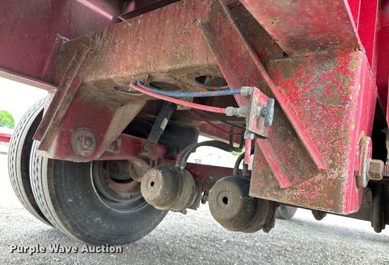 image for item EG1469 2001 Great Dane flatbed trailer