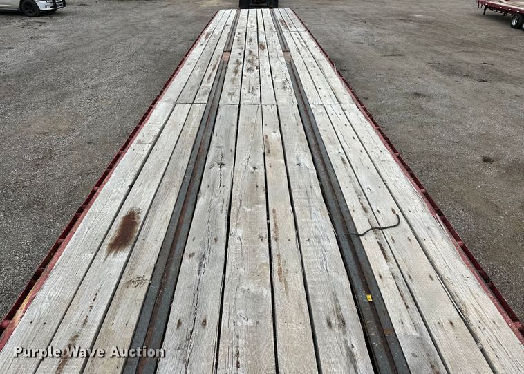 image for item EG1469 2001 Great Dane flatbed trailer