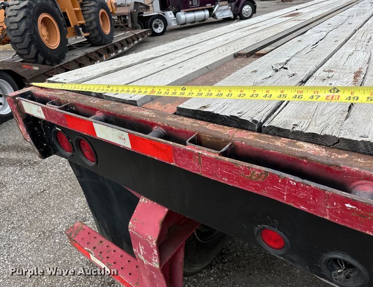 image for item EG1469 2001 Great Dane flatbed trailer
