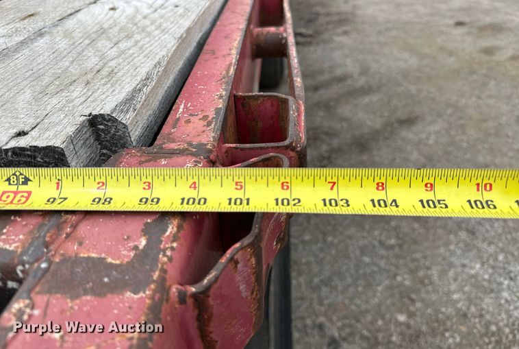 image for item EG1469 2001 Great Dane flatbed trailer