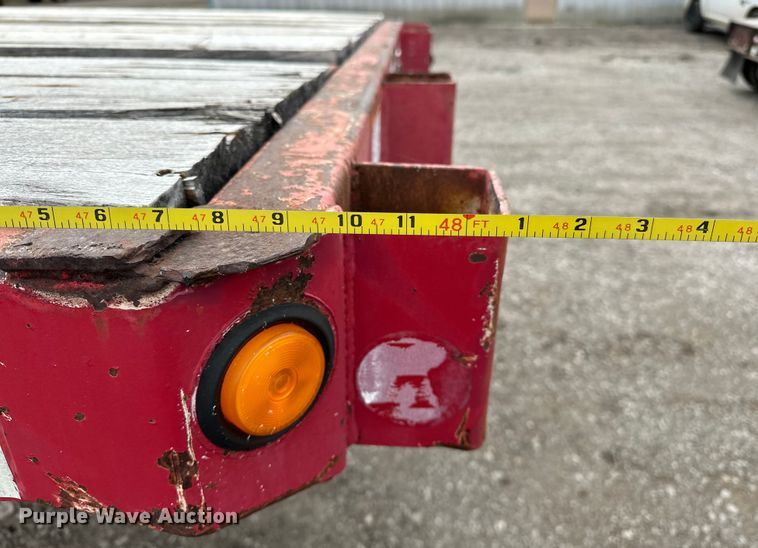 image for item EG1469 2001 Great Dane flatbed trailer