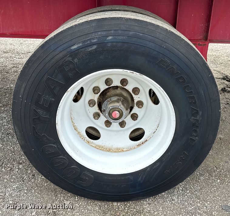 image for item EG1469 2001 Great Dane flatbed trailer