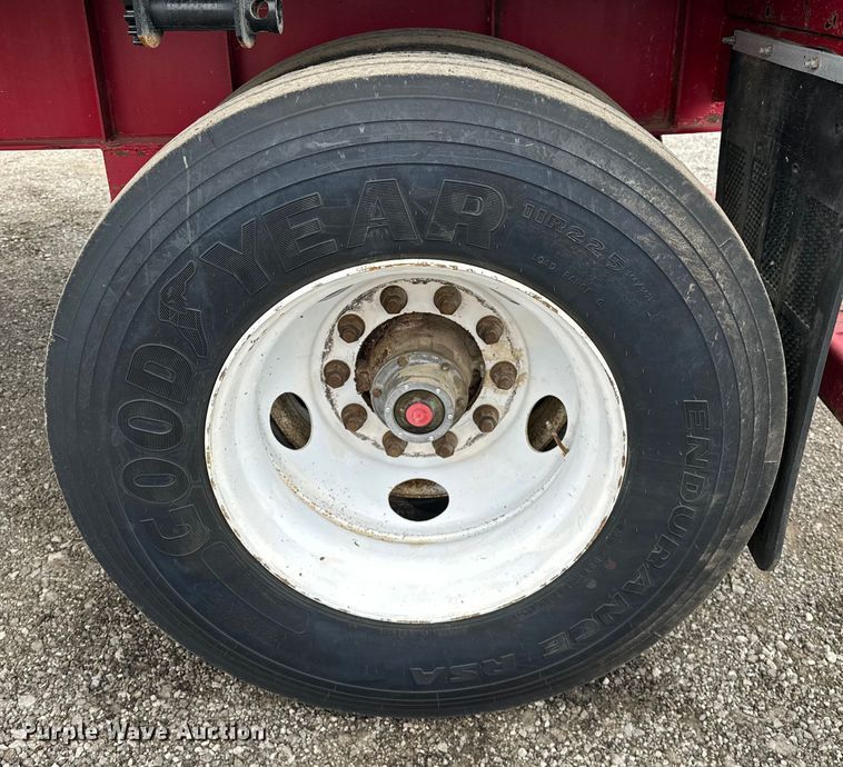 image for item EG1469 2001 Great Dane flatbed trailer