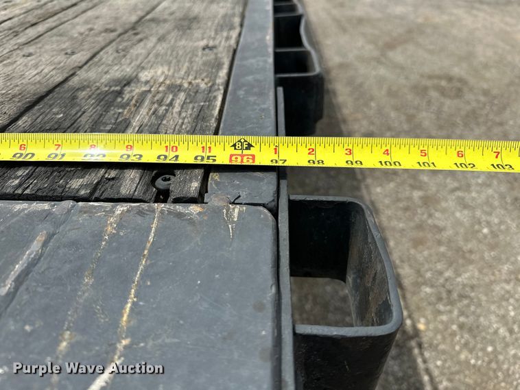 image for item EG1480 2004 Great Dane  GPS248 flatbed trailer