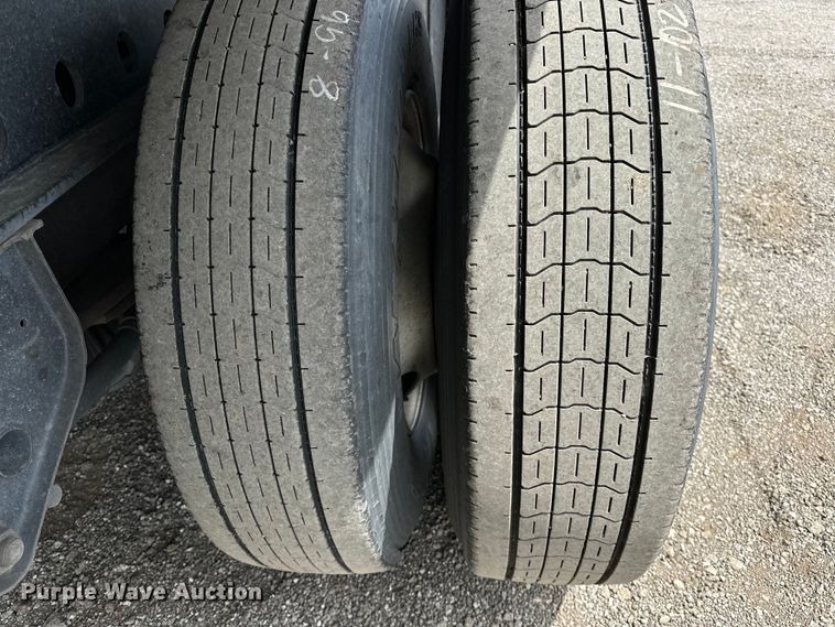 image for item EG1480 2004 Great Dane  GPS248 flatbed trailer