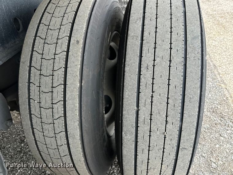 image for item EG1480 2004 Great Dane  GPS248 flatbed trailer