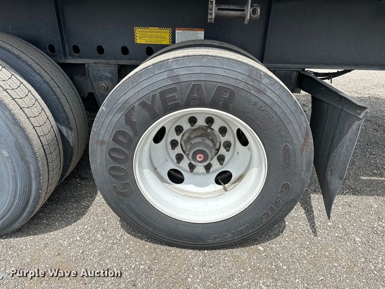 image for item EG1480 2004 Great Dane  GPS248 flatbed trailer