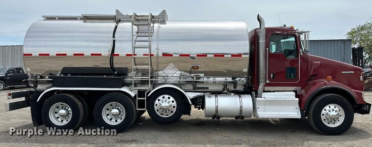 image for item EG1481 2015 Kenworth  T800 tank truck