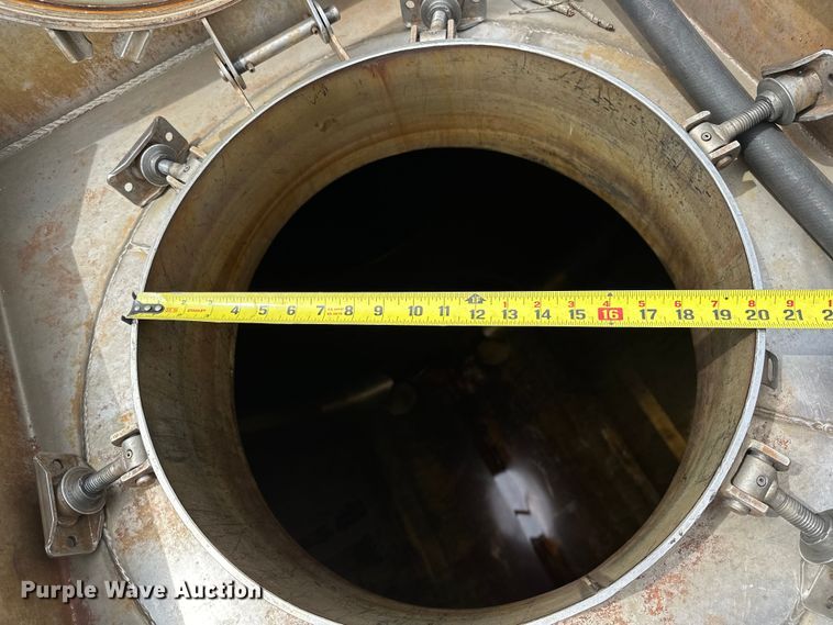 image for item EG1481 2015 Kenworth  T800 tank truck