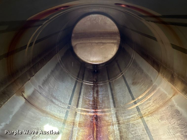 image for item EG1481 2015 Kenworth  T800 tank truck