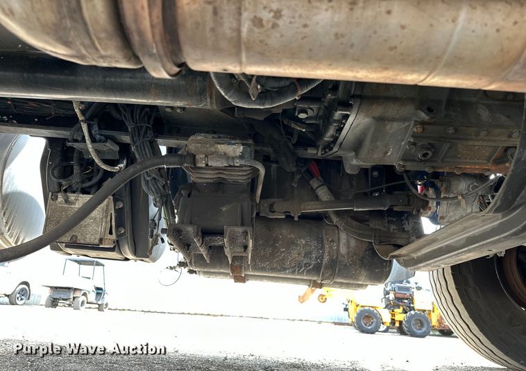 image for item EG1481 2015 Kenworth  T800 tank truck