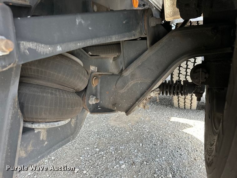 image for item EG1481 2015 Kenworth  T800 tank truck