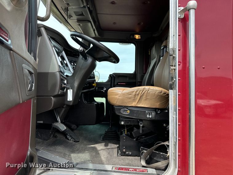 image for item EG1481 2015 Kenworth  T800 tank truck