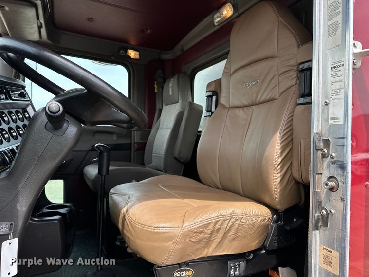 image for item EG1481 2015 Kenworth  T800 tank truck