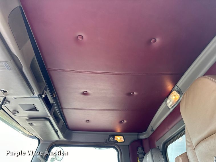 image for item EG1481 2015 Kenworth  T800 tank truck