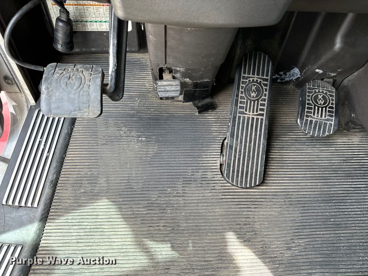 image for item EG1481 2015 Kenworth  T800 tank truck