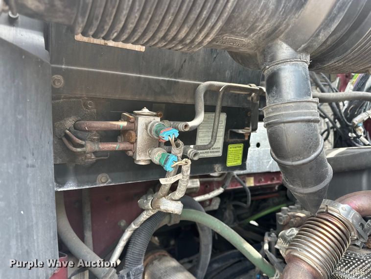 image for item EG1481 2015 Kenworth  T800 tank truck