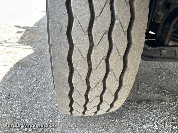 image for item EG1481 2015 Kenworth  T800 tank truck