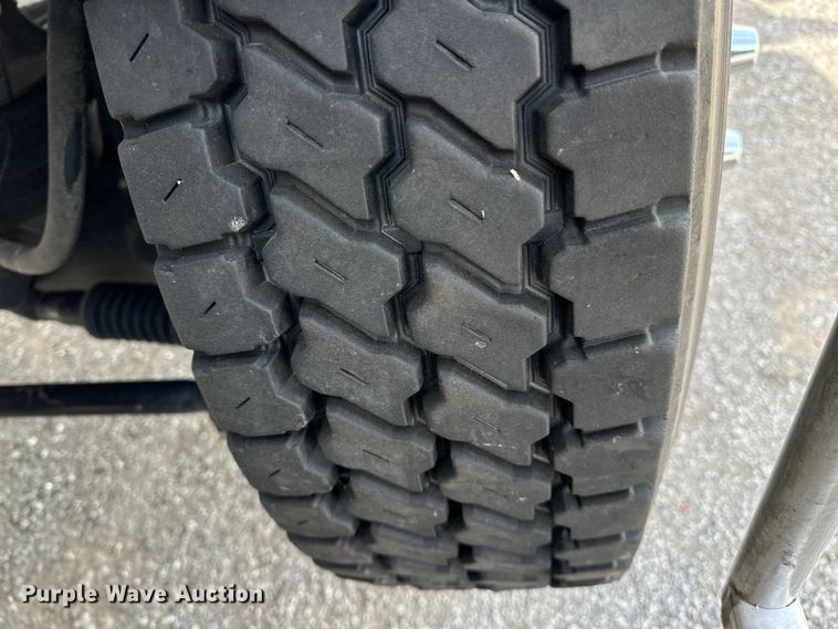 image for item EG1481 2015 Kenworth  T800 tank truck