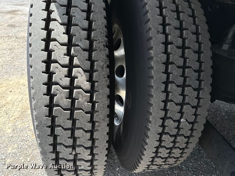 image for item EG1481 2015 Kenworth  T800 tank truck