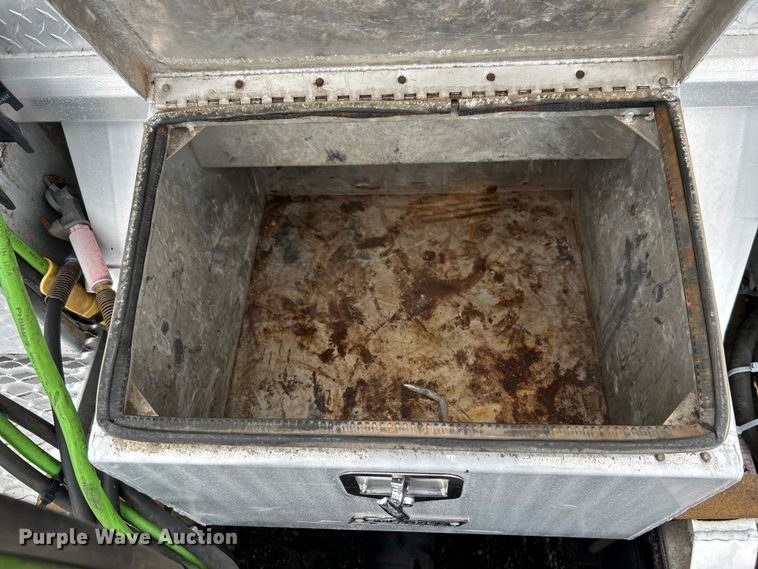 image for item EG1507 2016 Freightliner  Cascadia semi truck