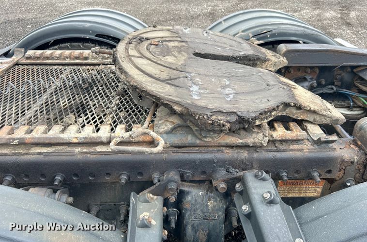 image for item EG1507 2016 Freightliner  Cascadia semi truck