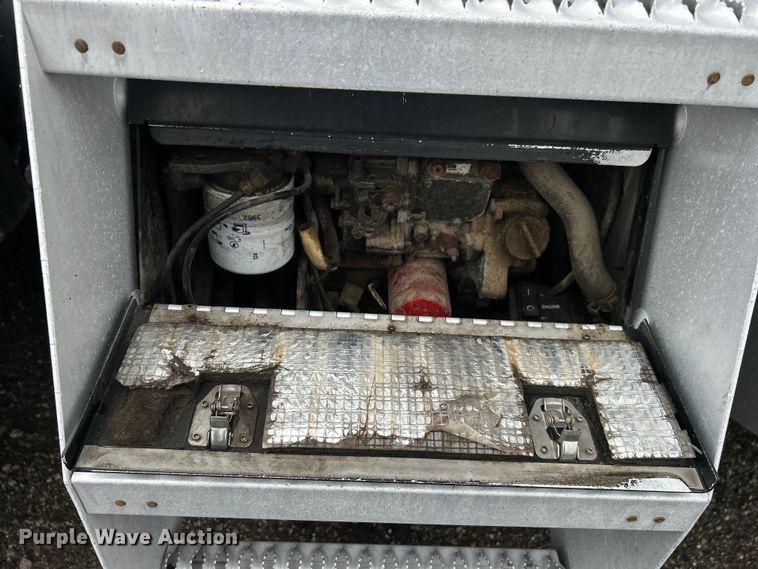 image for item EG1507 2016 Freightliner  Cascadia semi truck