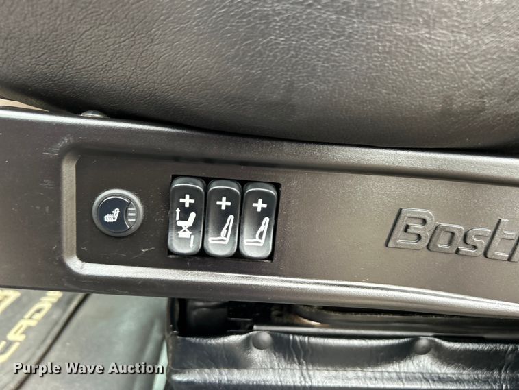 image for item EG1507 2016 Freightliner  Cascadia semi truck