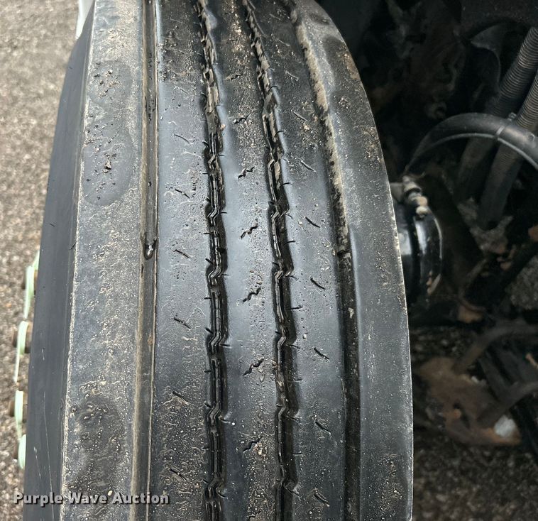 image for item EG1507 2016 Freightliner  Cascadia semi truck